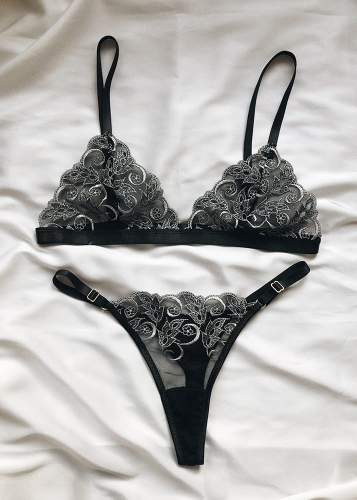 roseline bralet i stringi.jpg