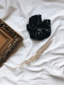 scrunchie z perłami.jpg